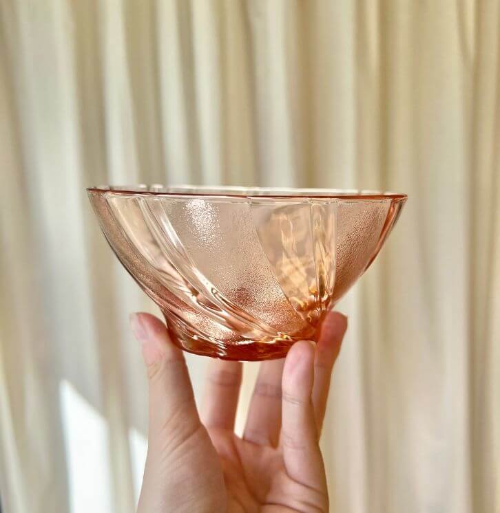 Vintage glas skål i lyserødt glas, franske arcoroc skåle 